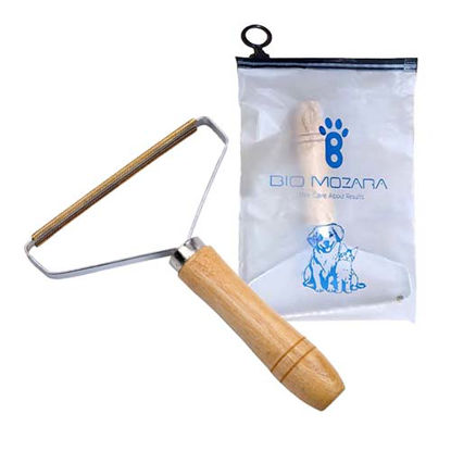 تصویر  پرزگیر مو سگ و گربه دسته چوبی بایو موزارا